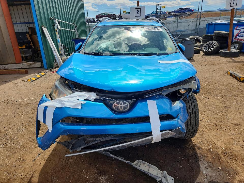 Продажа на аукционе авто 2018 Toyota Rav4, vin: JTMRFREV6JD231476, номер лота: 49028456
