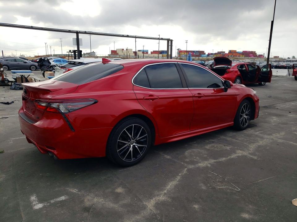 52070896 :رقم المزاد ، 4T1T11AK0NU041157 vin ، 2022 Toyota Camry مزاد بيع