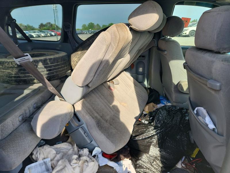 49261976 :رقم المزاد ، 4T3ZF19C62U437251 vin ، 2002 Toyota Sienna مزاد بيع