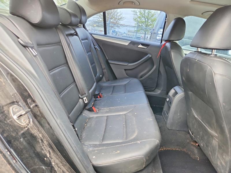 51015886 :رقم المزاد ، 3VWB17AJ3EM361567 vin ، 2014 Volkswagen Jetta مزاد بيع