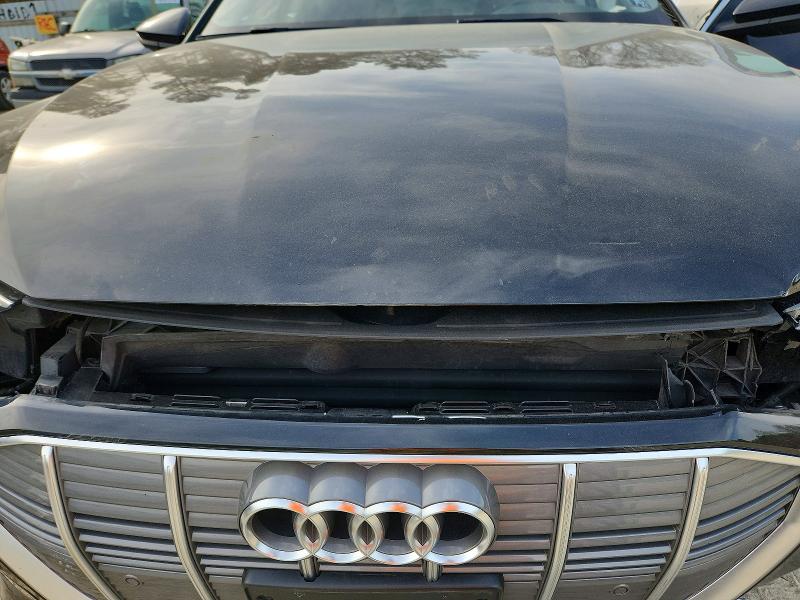 48457096 :رقم المزاد ، WA1AAAGE9MB011267 vin ، 2021 Audi E-tron مزاد بيع