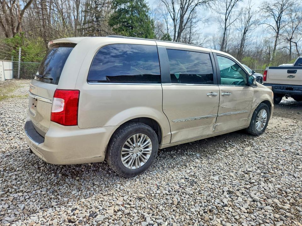 2015 Chrysler Town & Country მანქანა იყიდება აუქციონზე, vin: 2C4RC1CG0FR729711, აუქციონის ნომერი: 49538386