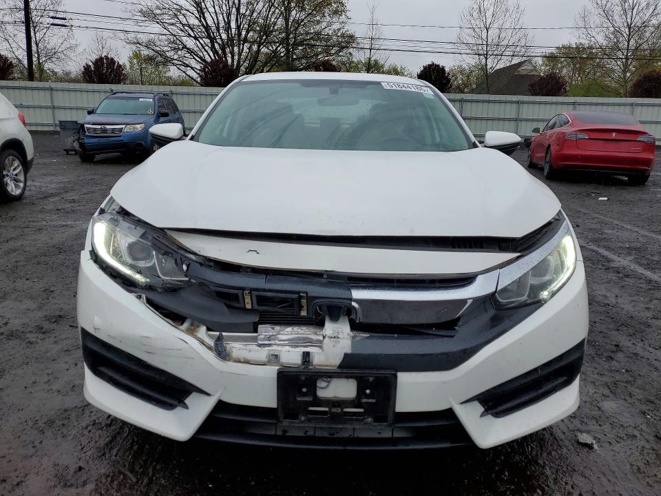 51844186 :رقم المزاد ، 2HGFC2F54JH604245 vin ، 2018 Honda Civic مزاد بيع