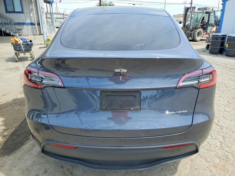 2024 Tesla Model Y მანქანა იყიდება აუქციონზე, vin: 7SAYGDEE0RA217220, აუქციონის ნომერი: 49594696