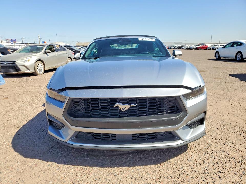 51818286 :رقم المزاد ، 1FAGP8UH9S5120724 vin ، 2025 Ford Mustang مزاد بيع