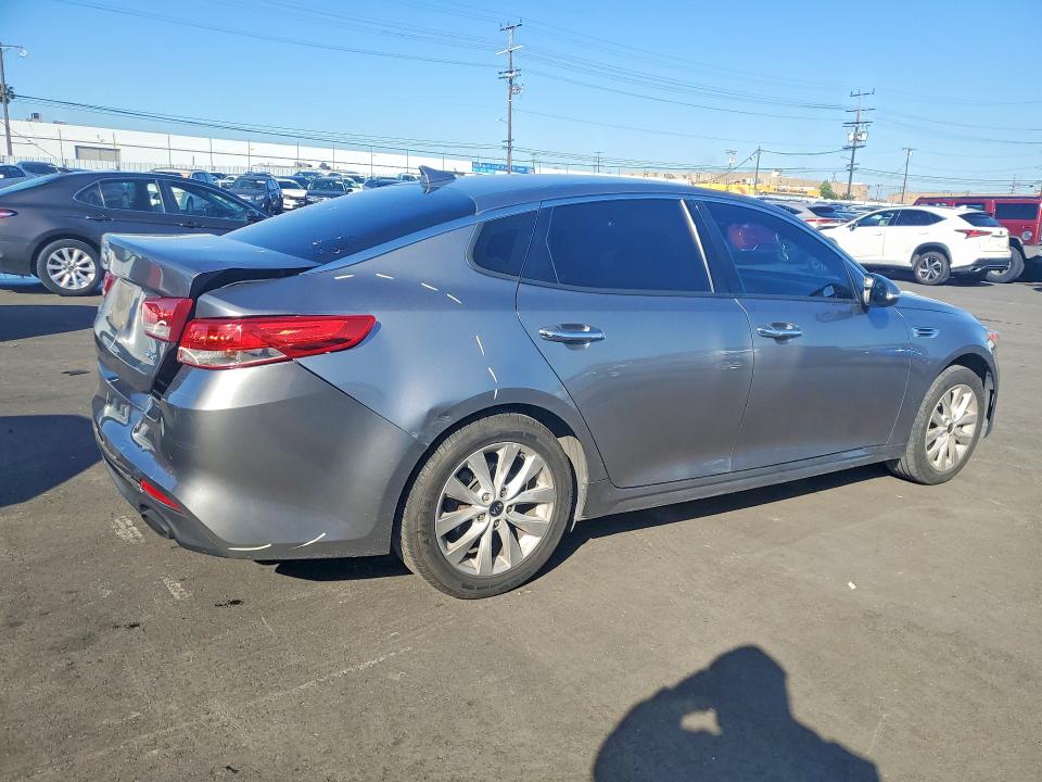 Продажа на аукционе авто 2018 Kia Optima, vin: 5XXGU4L35JG260670, номер лота: 49953566