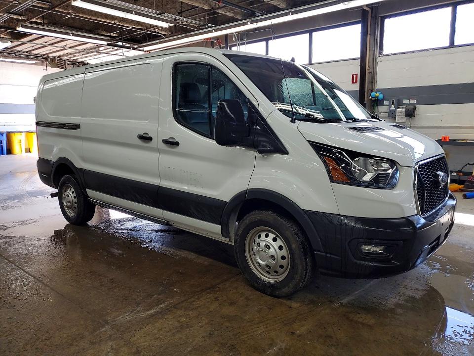 50499576 :رقم المزاد ، 1FTYE2Y83PKA01328 vin ، 2023 Ford Transit مزاد بيع