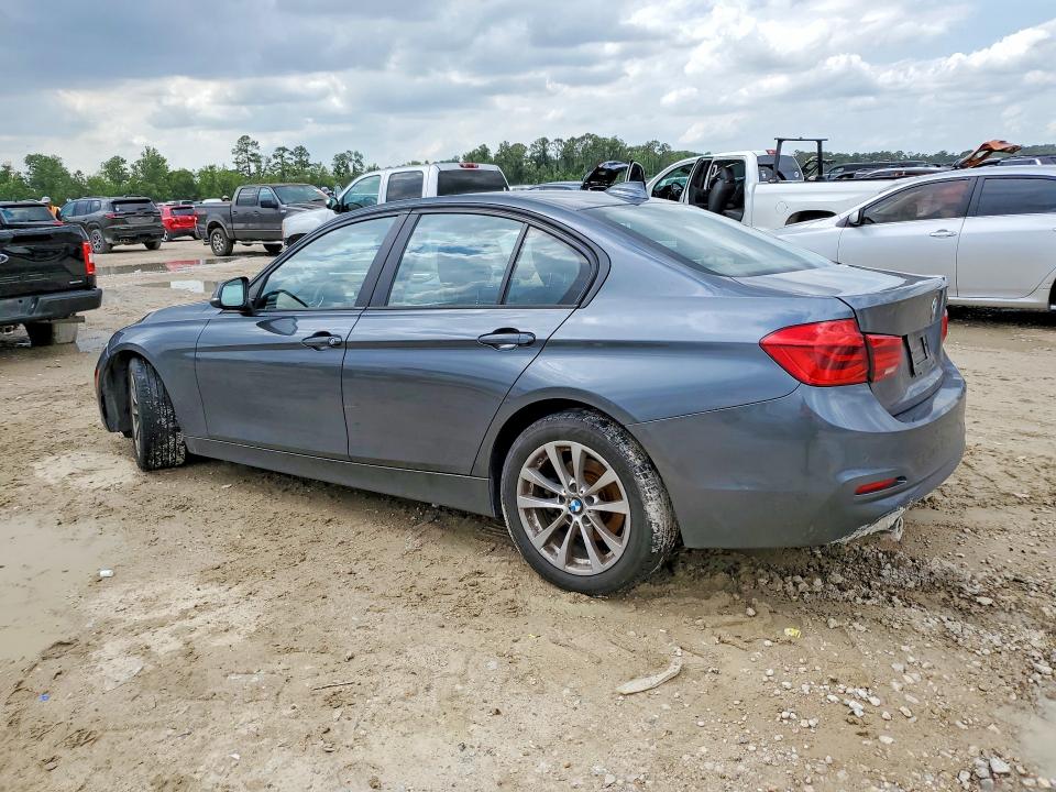 49927076 :رقم المزاد ، WBA8E1G3XHNU15476 vin ، 2017 Bmw 320 مزاد بيع
