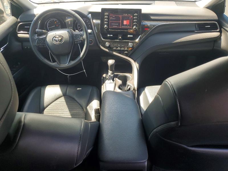 51664086 :رقم المزاد ، 4T1T11AK3MU497474 vin ، 2021 Toyota Camry مزاد بيع