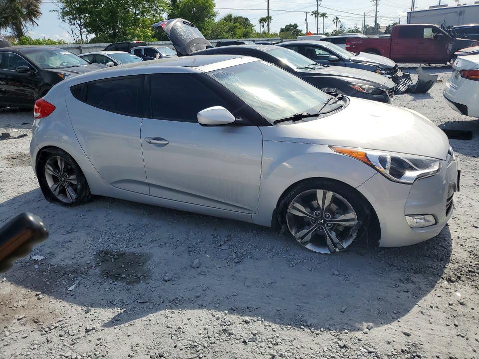 51807786 :رقم المزاد ، KMHTC6AD2HU317626 vin ، 2017 Hyundai Veloster مزاد بيع