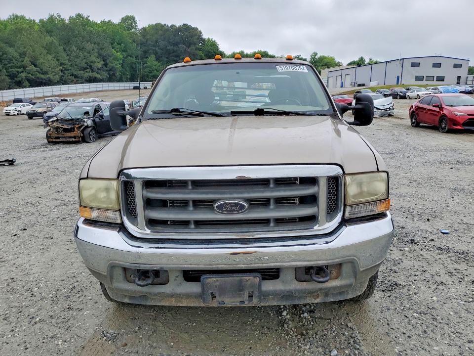 51070076 :رقم المزاد ، 1FDWX37F12EB00613 vin ، 2002 Ford F350 مزاد بيع