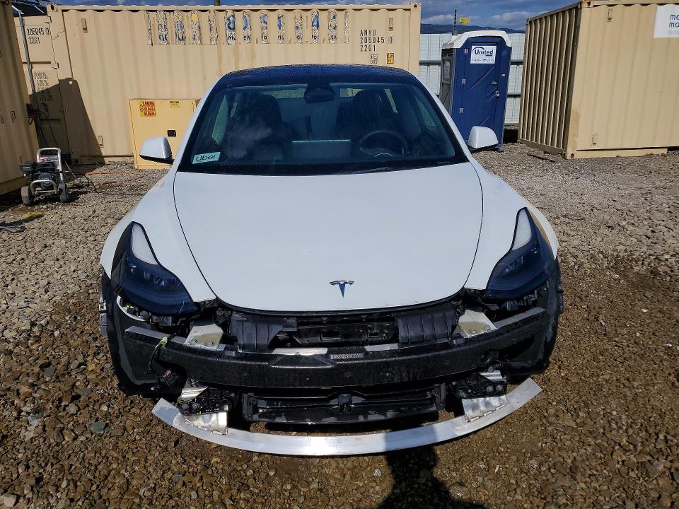 46782186 :رقم المزاد ، 5YJ3E1EA1NF370744 vin ، 2022 Tesla Model 3 مزاد بيع