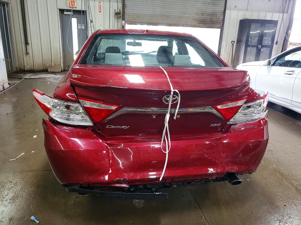 51440616 :رقم المزاد ، 4T1BK1FK1FU555165 vin ، 2015 Toyota Camry مزاد بيع