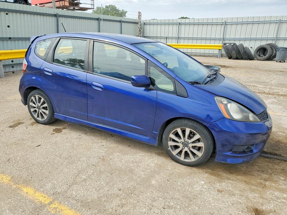51961696 :رقم المزاد ، JHMGE8H57DC010560 vin ، 2013 Honda Fit مزاد بيع