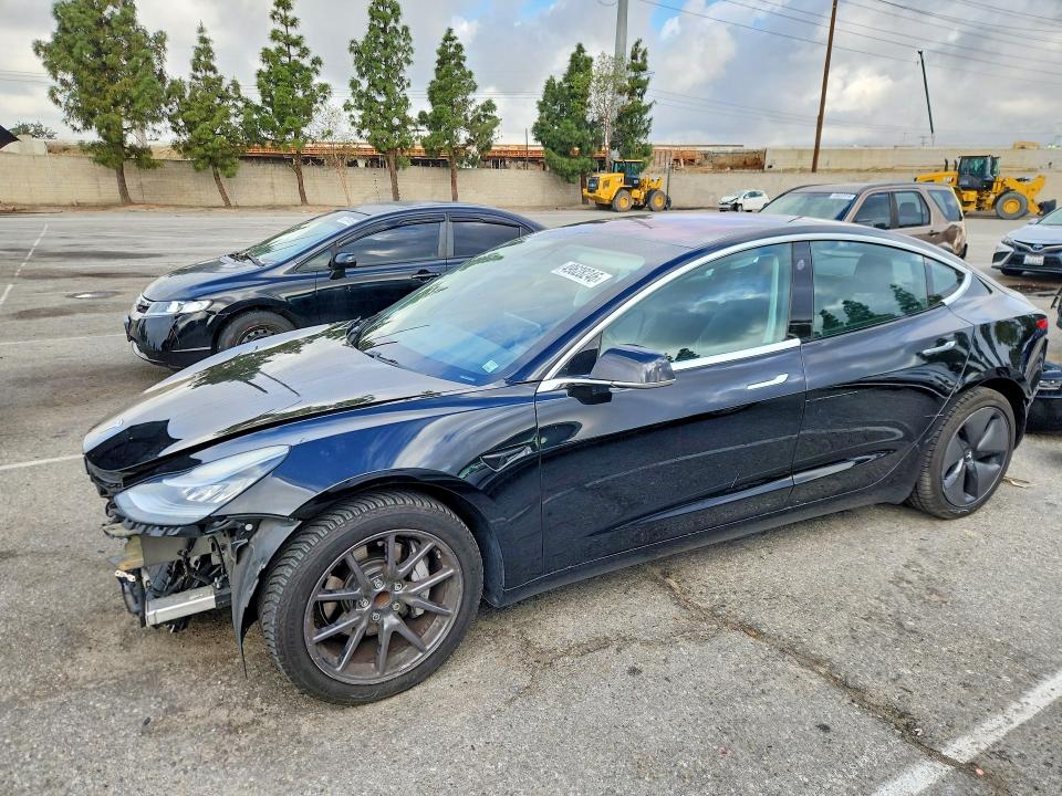 49628246 :رقم المزاد ، 5YJ3E1EA3JF166070 vin ، 2018 Tesla Model 3 مزاد بيع