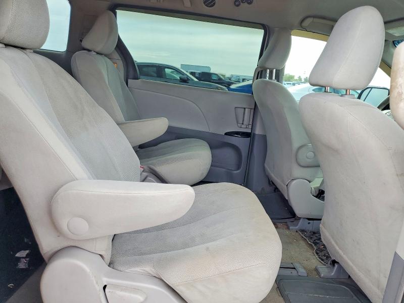 2013 Toyota Sienna მანქანა იყიდება აუქციონზე, vin: 5TDZK3DC7DS301262, აუქციონის ნომერი: 50451366