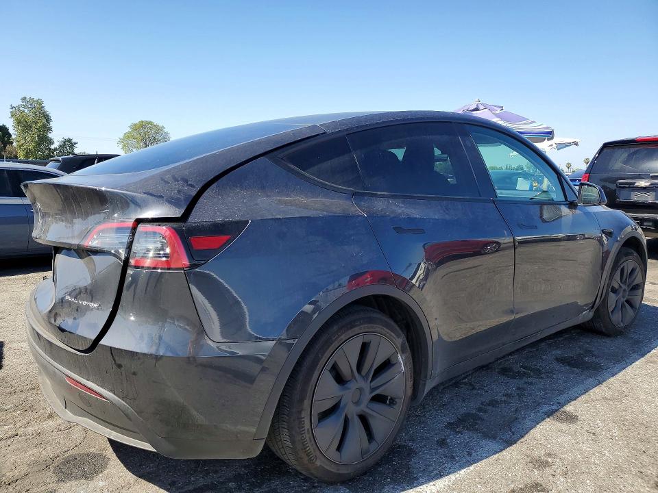 Продажа на аукционе авто 2024 Tesla Model Y, vin: 7SAYGAEE1RF115572, номер лота: 51897846
