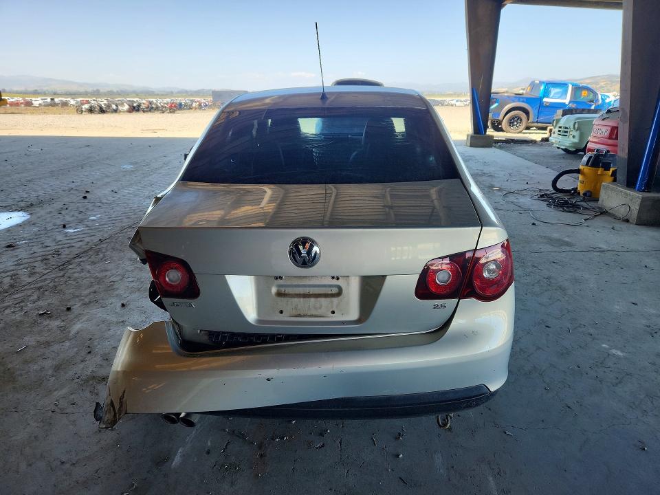 51678446 :رقم المزاد ، 3VWAZ7AJ2AM080052 vin ، 2010 Volkswagen Jetta مزاد بيع