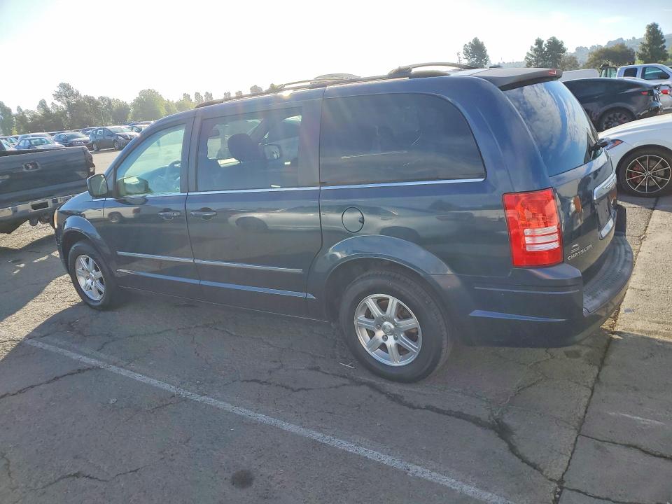 2009 Chrysler Town & Country მანქანა იყიდება აუქციონზე, vin: 2A8HR54119R614348, აუქციონის ნომერი: 49291456