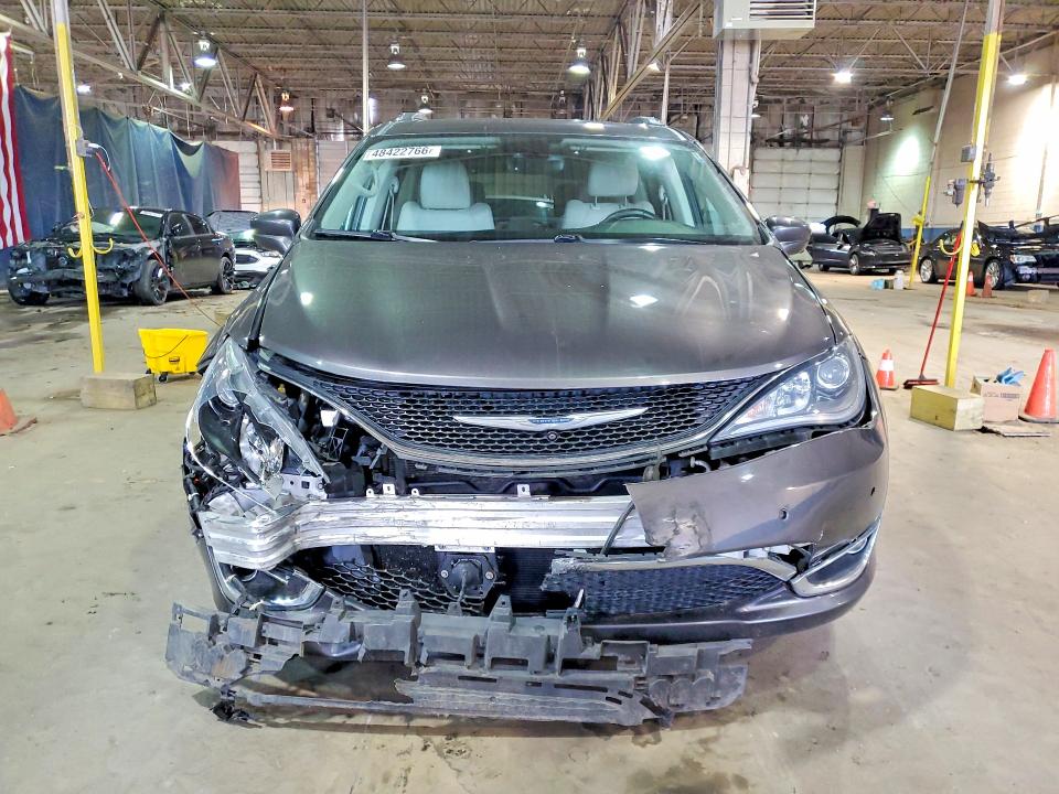 48422766 :رقم المزاد ، 2C4RC1EG8HR846808 vin ، 2017 Chrysler Pacifica مزاد بيع
