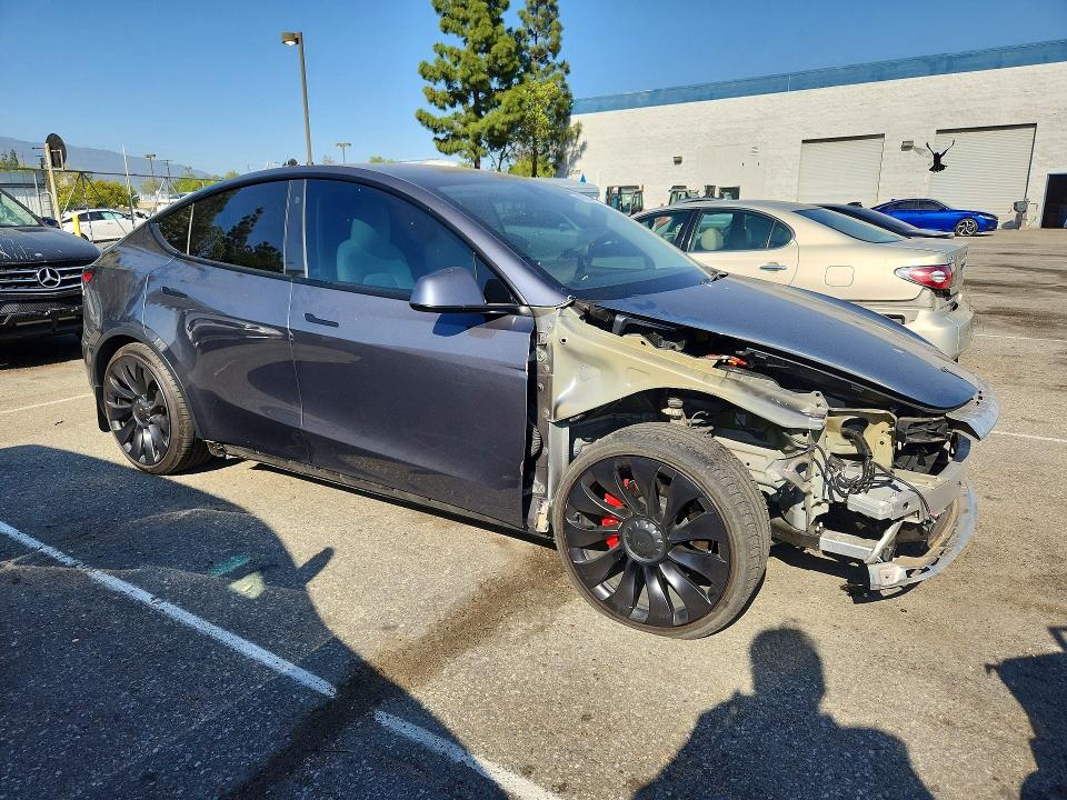 48188106 :رقم المزاد ، 7SAYGDEF7NF379772 vin ، 2022 Tesla Model Y مزاد بيع