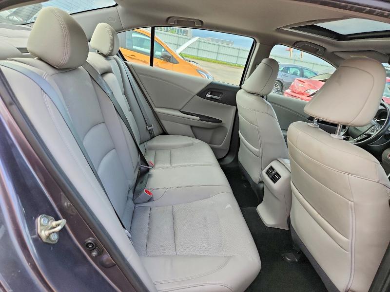 51326646 :رقم المزاد ، 1HGCR3F03HA019032 vin ، 2017 Honda Accord مزاد بيع