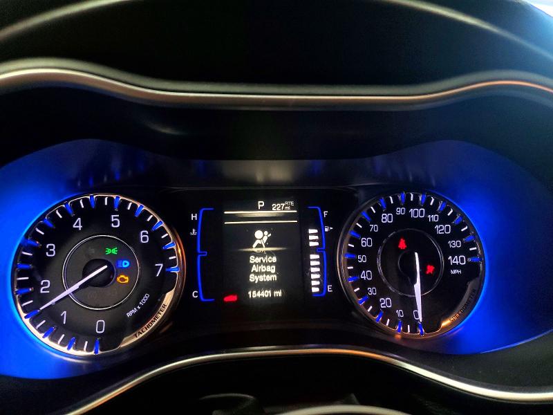 Продажа на аукционе авто 2015 Chrysler 200, vin: 1C3CCCAB2FN589963, номер лота: 50081336