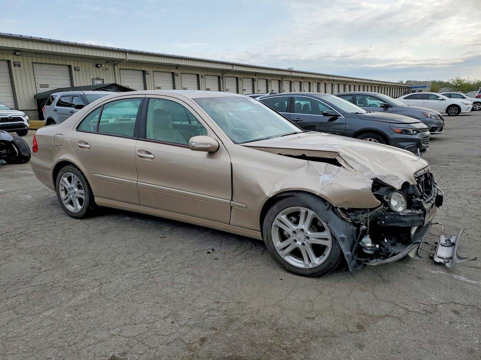 48842256 :رقم المزاد ، WDBUF70J64A429160 vin ، 2004 Mercedes-benz E مزاد بيع