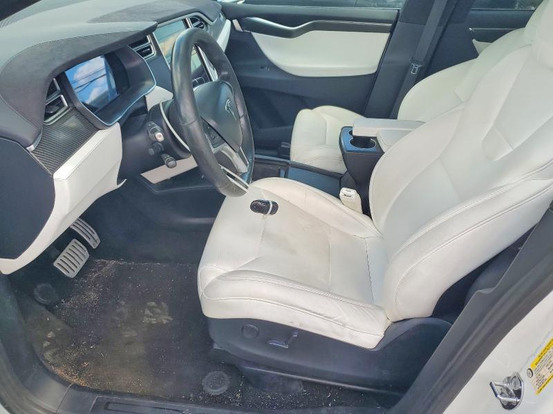 49083996 :رقم المزاد ، 5YJXCBE47HF050260 vin ، 2017 Tesla Model X مزاد بيع