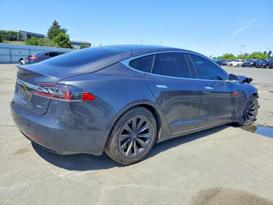 Продажа на аукционе авто 2018 Tesla Model S, vin: 5YJSA1E27JF292867, номер лота: 49921136