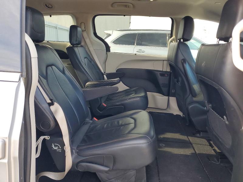 50133056 :رقم المزاد ، 2C4RC1BG2HR770670 vin ، 2017 Chrysler Pacifica مزاد بيع