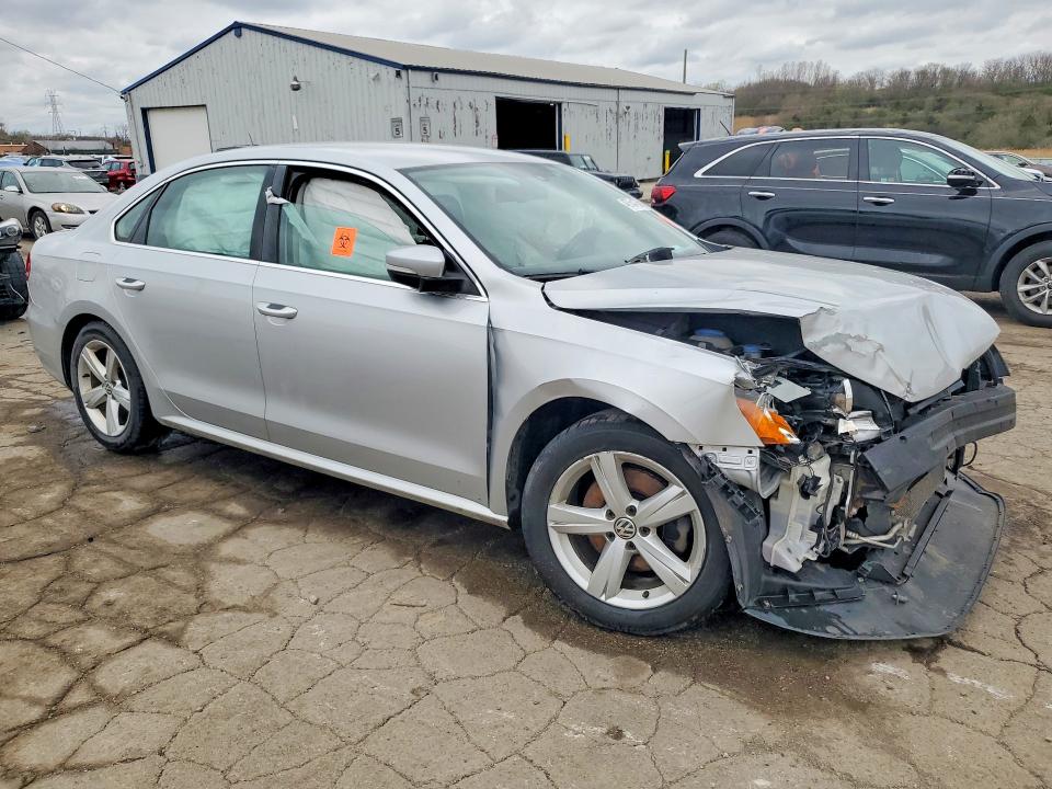 2013 Volkswagen Passat მანქანა იყიდება აუქციონზე, vin: 1VWBP7A34DC133514, აუქციონის ნომერი: 49754126