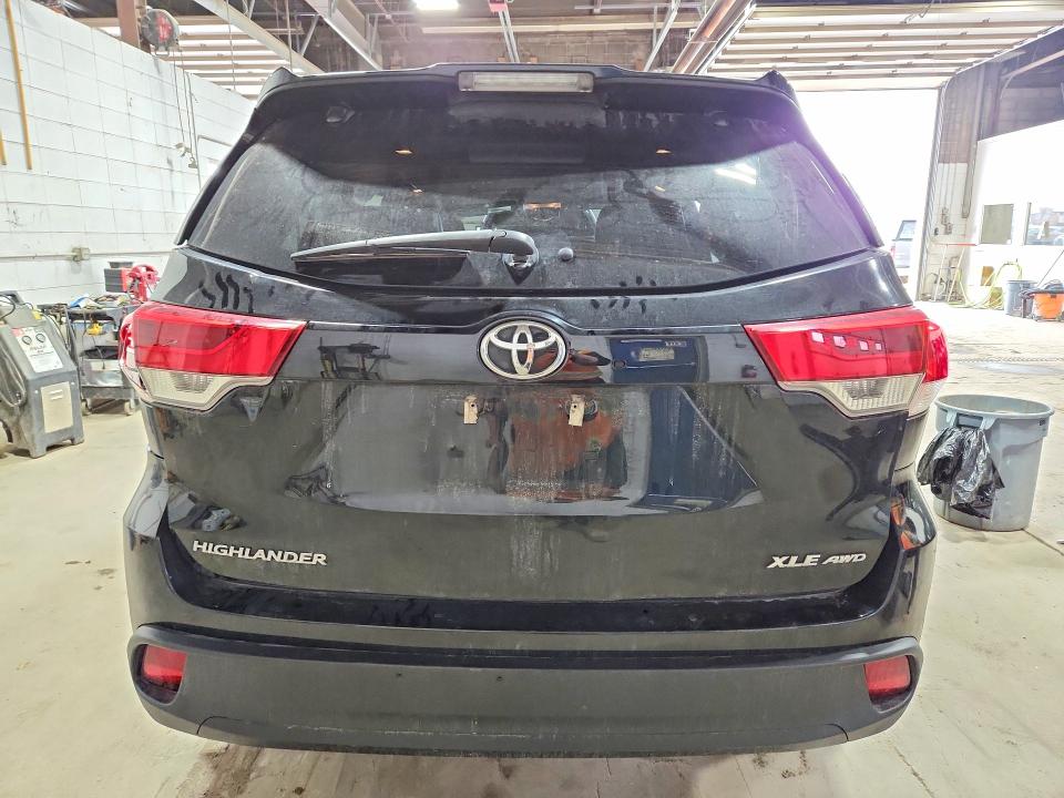 2017 Toyota Highlander მანქანა იყიდება აუქციონზე, vin: 5TDJZRFH9HS451979, აუქციონის ნომერი: 49005106