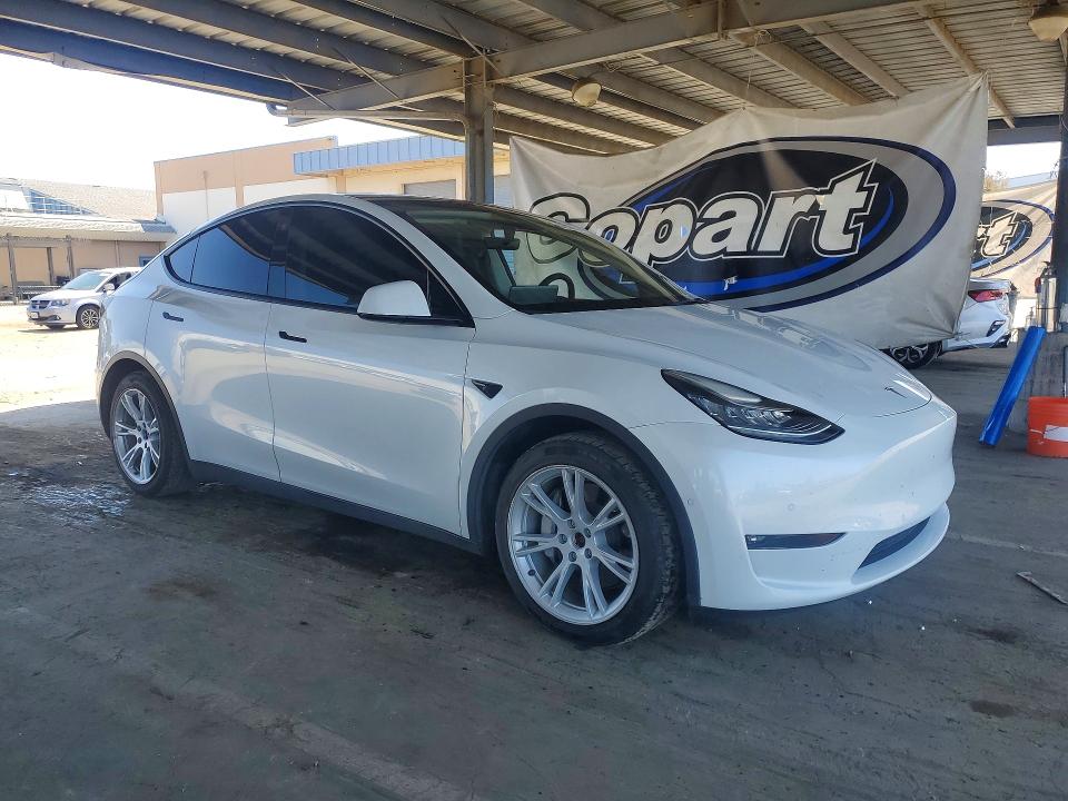 Продажа на аукционе авто 2021 Tesla Model Y, vin: 5YJYGAEE8MF252014, номер лота: 51036926
