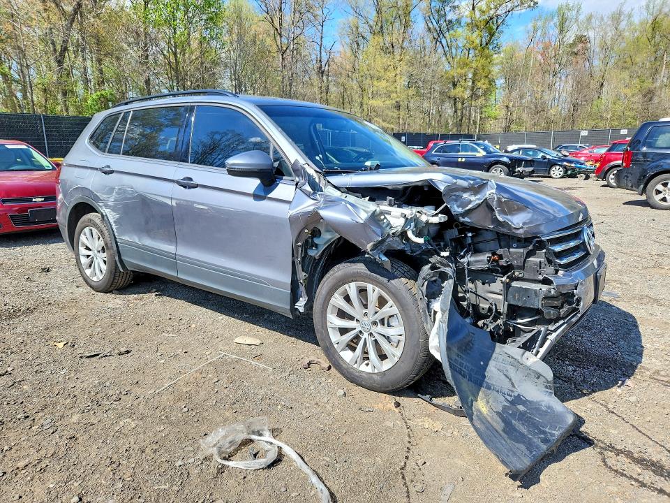 2018 Volkswagen Tiguan მანქანა იყიდება აუქციონზე, vin: 3VV0B7AX4JM094995, აუქციონის ნომერი: 48921356