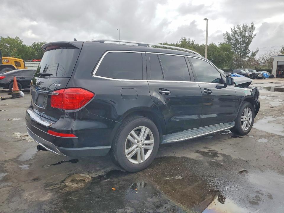 49106506 :رقم المزاد ، 4JGDF6EE7FA522811 vin ، 2015 Mercedes-benz Gl مزاد بيع
