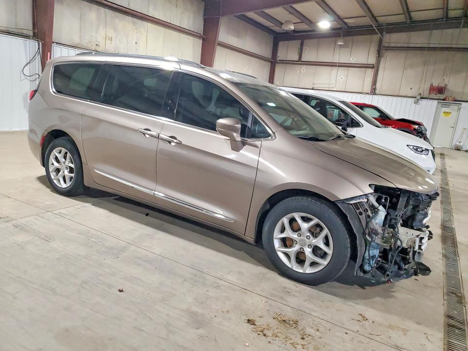 2017 Chrysler Pacifica მანქანა იყიდება აუქციონზე, vin: 2C4RC1EG6HR585288, აუქციონის ნომერი: 51823916