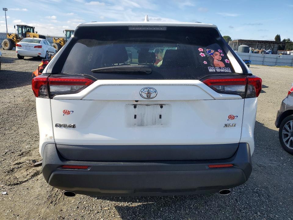 Продажа на аукционе авто 2021 Toyota Rav4, vin: 2T3W1RFV6MW116500, номер лота: 49958226