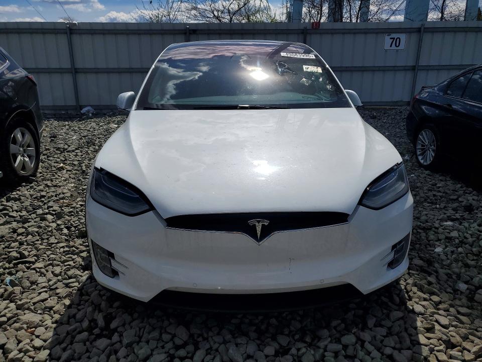49083996 :رقم المزاد ، 5YJXCBE47HF050260 vin ، 2017 Tesla Model X مزاد بيع