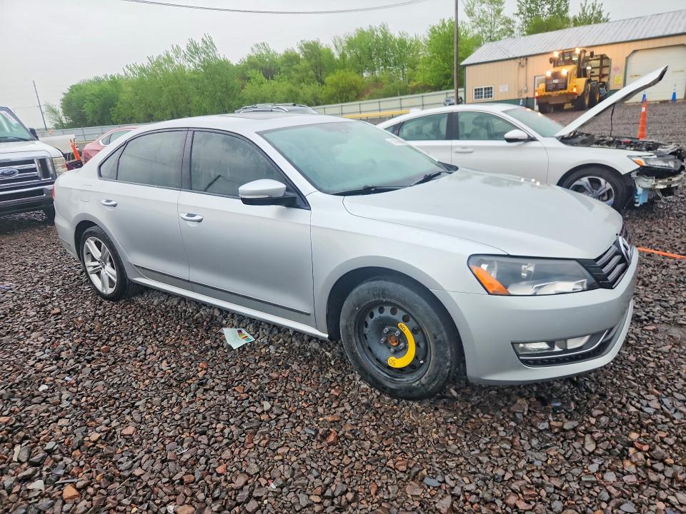 51456066 :رقم المزاد ، 1VWCN7A33EC100130 vin ، 2014 Volkswagen Passat مزاد بيع