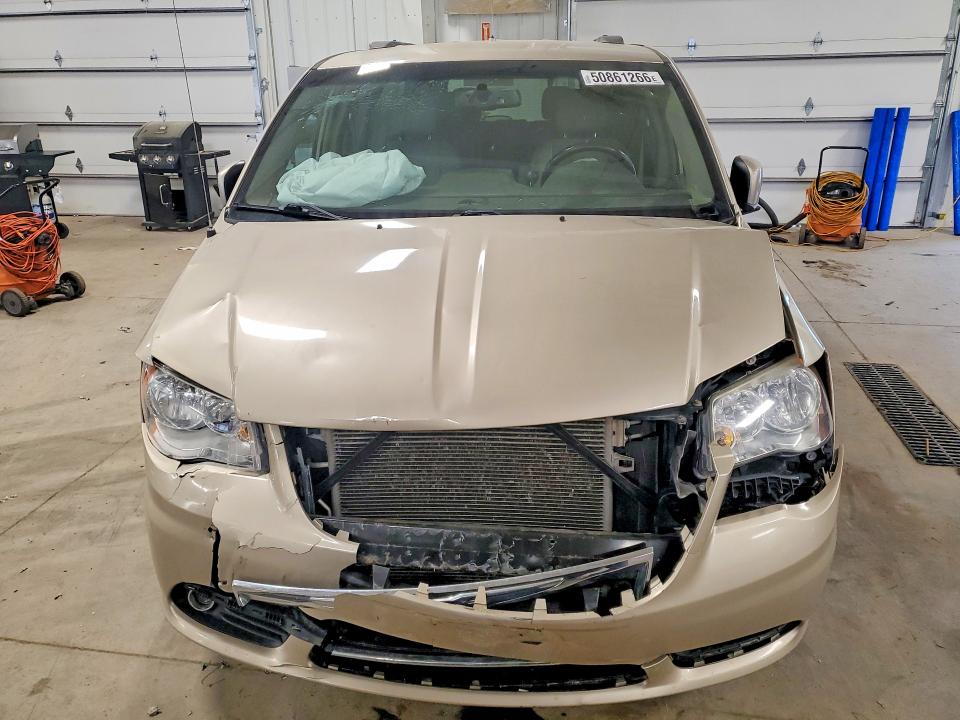 Auction sale of the 2015 Chrysler Town & Country, vin: 2C4RC1BG1FR552569, lot number: 50861266