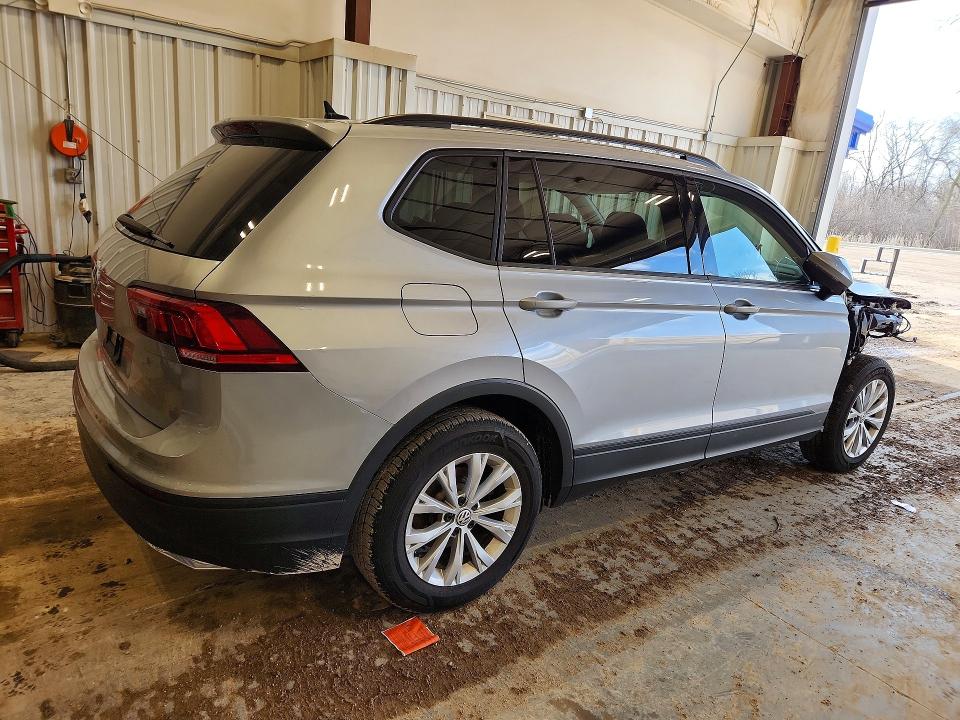 49953426 :رقم المزاد ، 3VV1B7AX4LM163336 vin ، 2020 Volkswagen Tiguan مزاد بيع