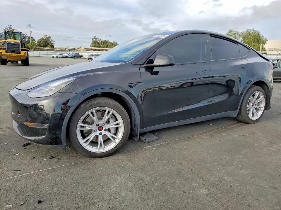 Auction sale of the 2024 Tesla Model Y, vin: 7SAYGDEE1RF077617, lot number: 51146986