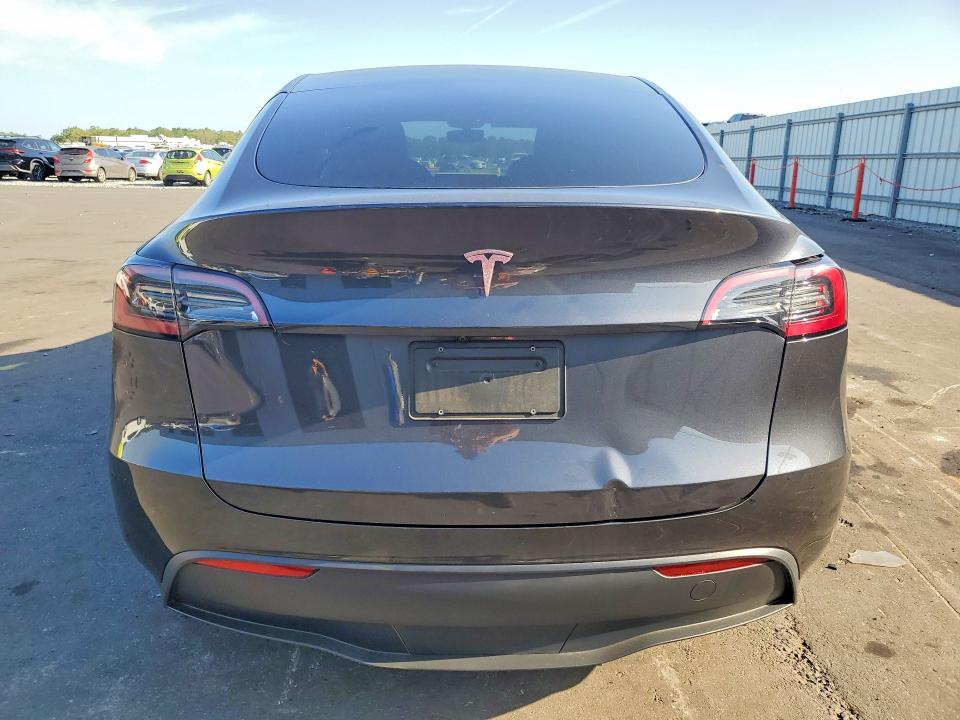 2025 Tesla Model Y მანქანა იყიდება აუქციონზე, vin: 7SAYGDED8SF241748, აუქციონის ნომერი: 50176606