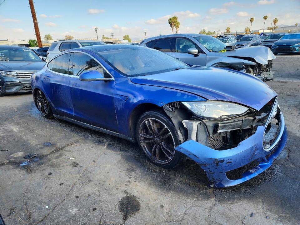 50050476 :رقم المزاد ، 5YJSA1CN6DFP04231 vin ، 2013 Tesla Model S مزاد بيع