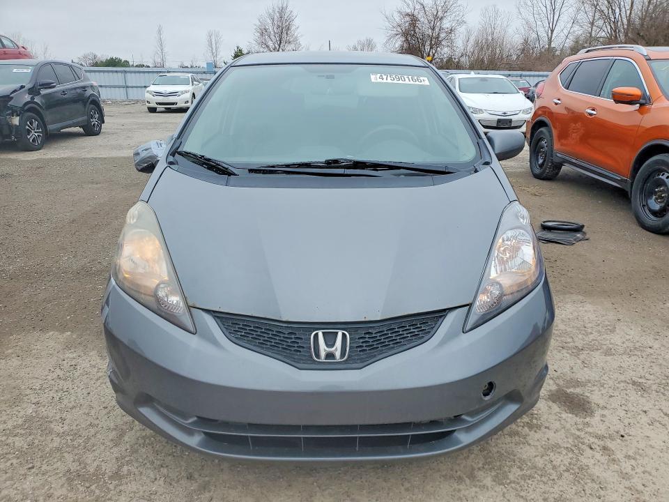 2013 Honda Fit მანქანა იყიდება აუქციონზე, vin: LUCGE8H50D3008100, აუქციონის ნომერი: 47590166