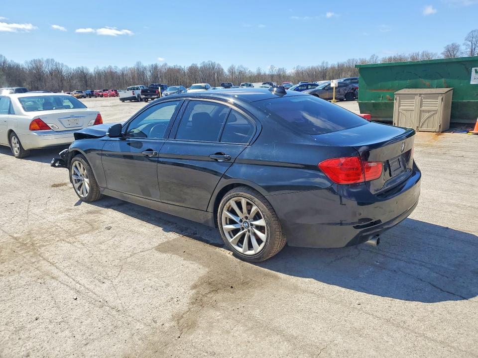 49140796 :رقم المزاد ، WBA3C3G50FNT51698 vin ، 2015 Bmw 320 مزاد بيع