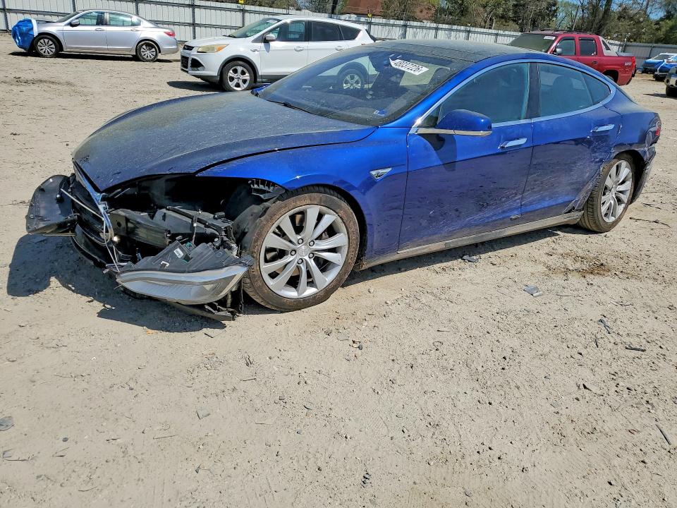 48037226 :رقم المزاد ، 5YJSA1E26GF124419 vin ، 2016 Tesla Model S مزاد بيع