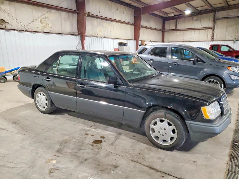 51835766 :رقم المزاد ، WDBEA32E9RC065145 vin ، 1994 Mercedes-benz E مزاد بيع