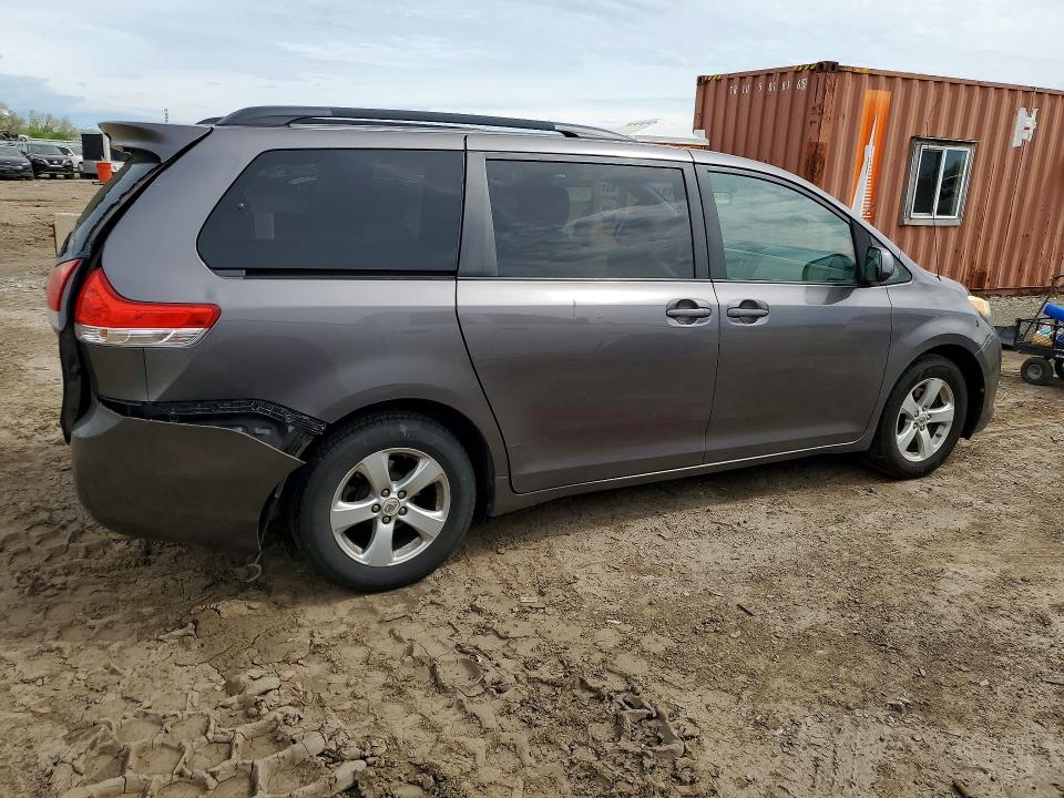 51280536 :رقم المزاد ، 5TDKK3DC9BS025553 vin ، 2011 Toyota Sienna مزاد بيع